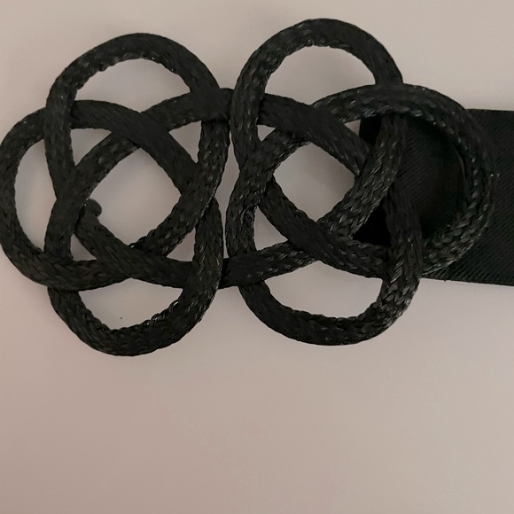 Bcbgmaxazria black stretchy belt w/ woven accent - Picture 3 of 5